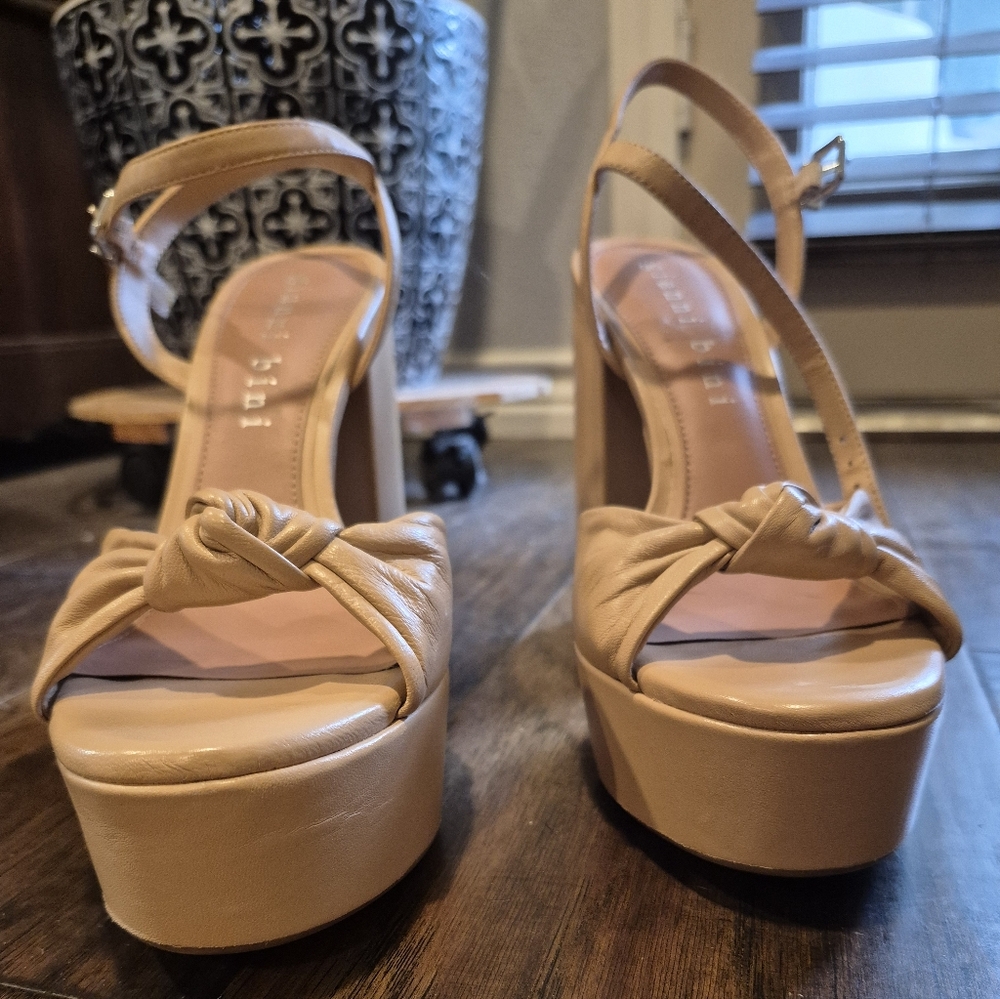 Gianni Bini Tan Platform Heels
